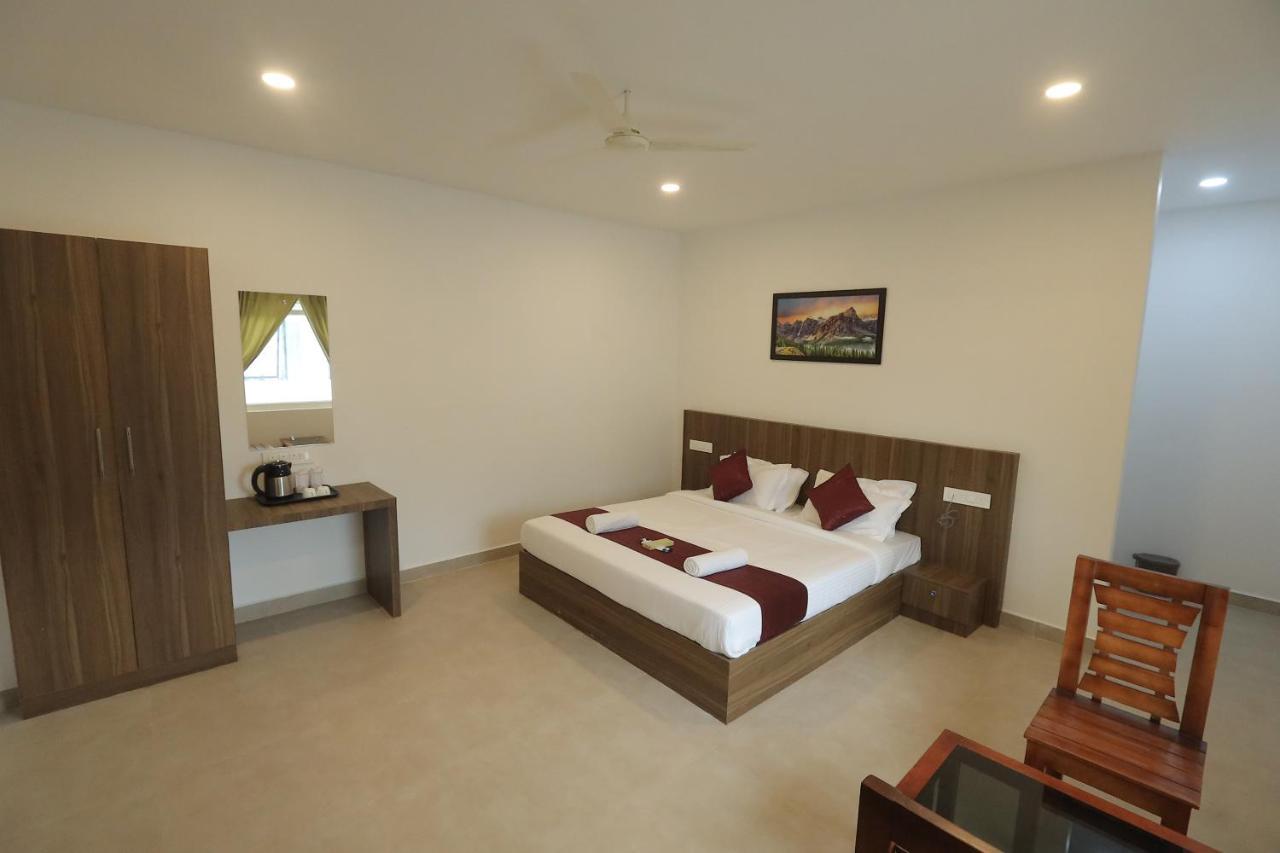 Hotel Dream Suite, Kattappana 外观 照片
