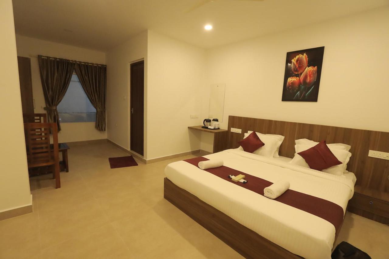 Hotel Dream Suite, Kattappana 外观 照片