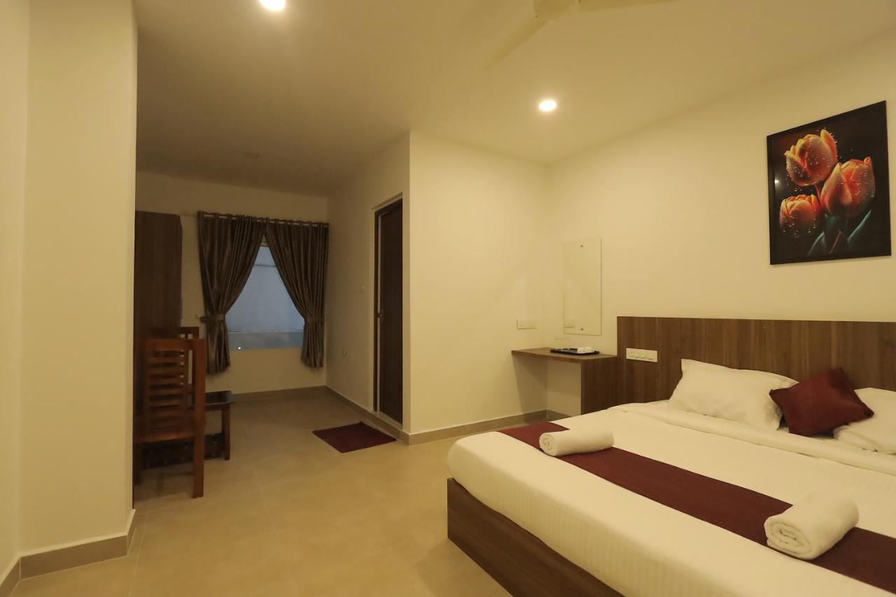Hotel Dream Suite, Kattappana 外观 照片