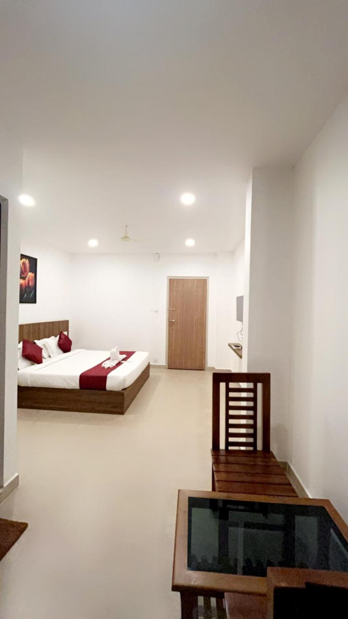 Hotel Dream Suite, Kattappana 外观 照片